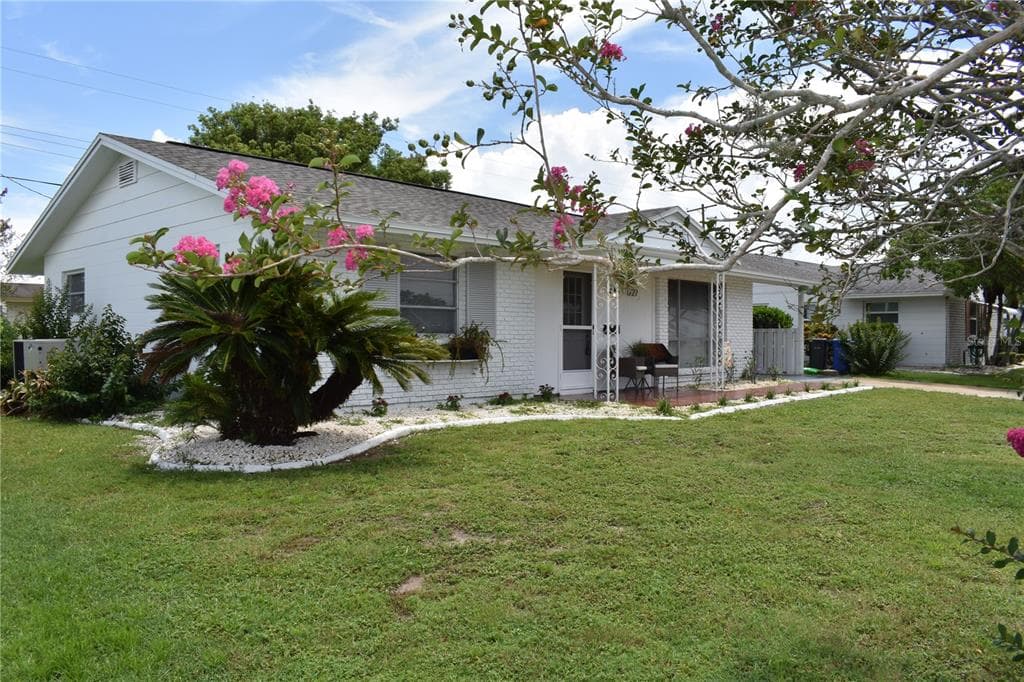 1727 COUNCIL DRIVE SUN CITY CENTER, FL 33573