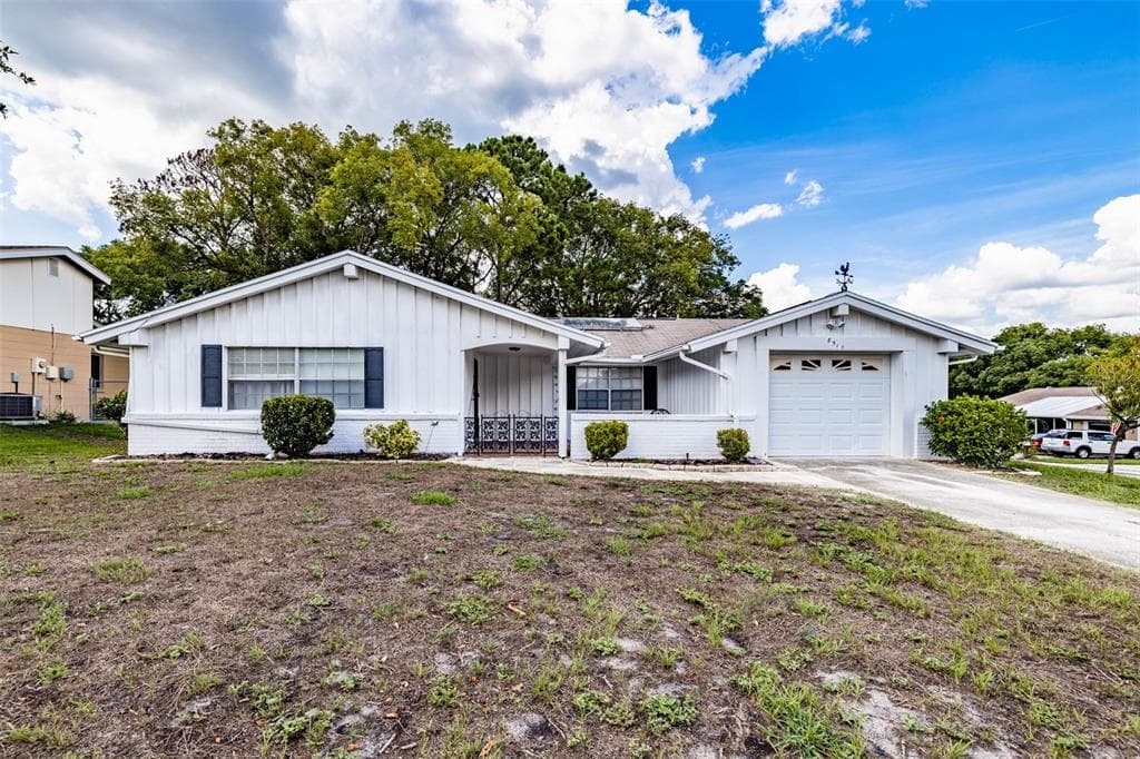 8517 SUN FLOWER LANE HUDSON, FL 34667