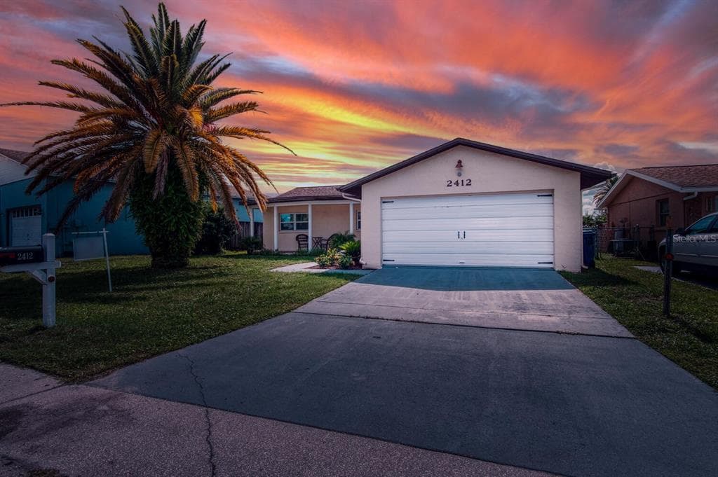 2412 SOCIETY DRIVE HOLIDAY, FL 34691