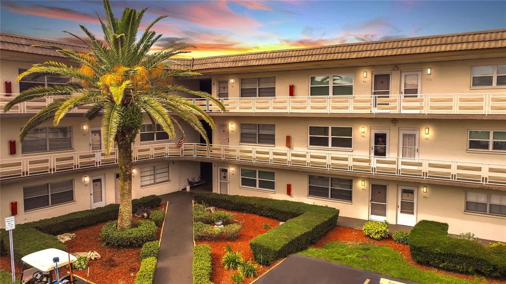 5750 80TH STREET N UNIT C202 ST PETERSBURG, FL 33709