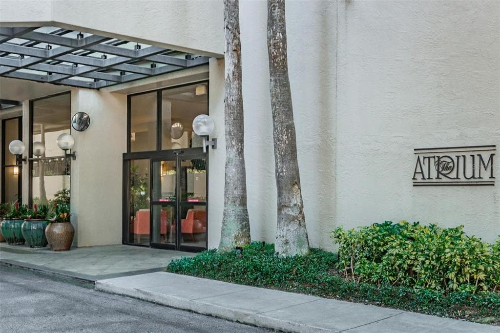 2413 BAYSHORE BOULEVARD UNIT 705 TAMPA, FL 33629