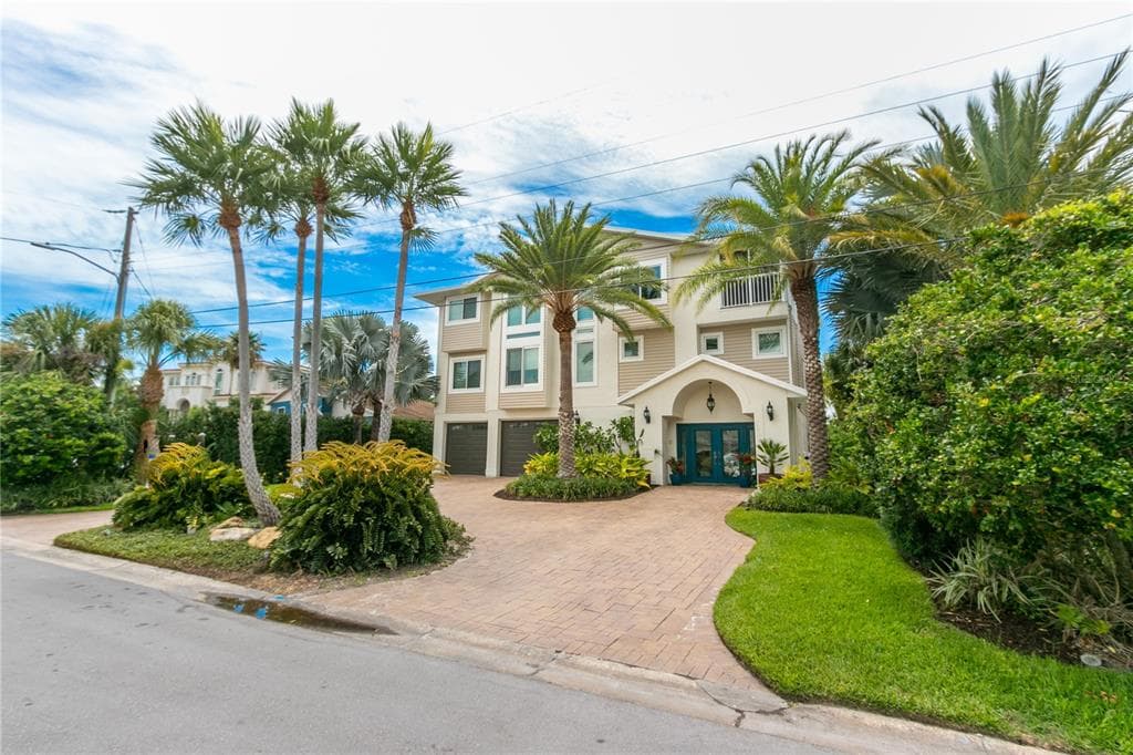 2416 BAYWOOD DRIVE W DUNEDIN, FL 34698