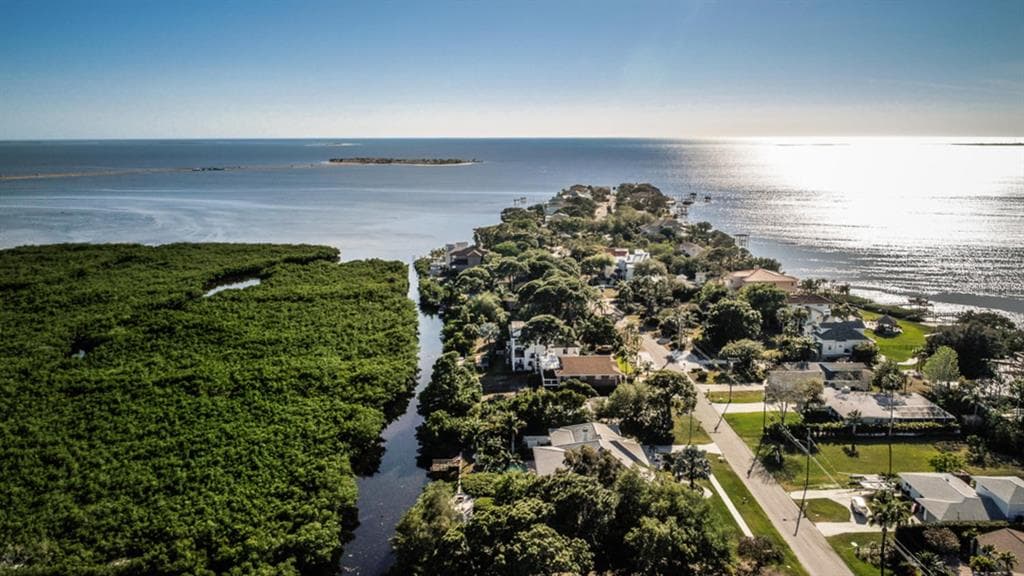 SEA BREEZE DRIVE TARPON SPRINGS, FL 34689