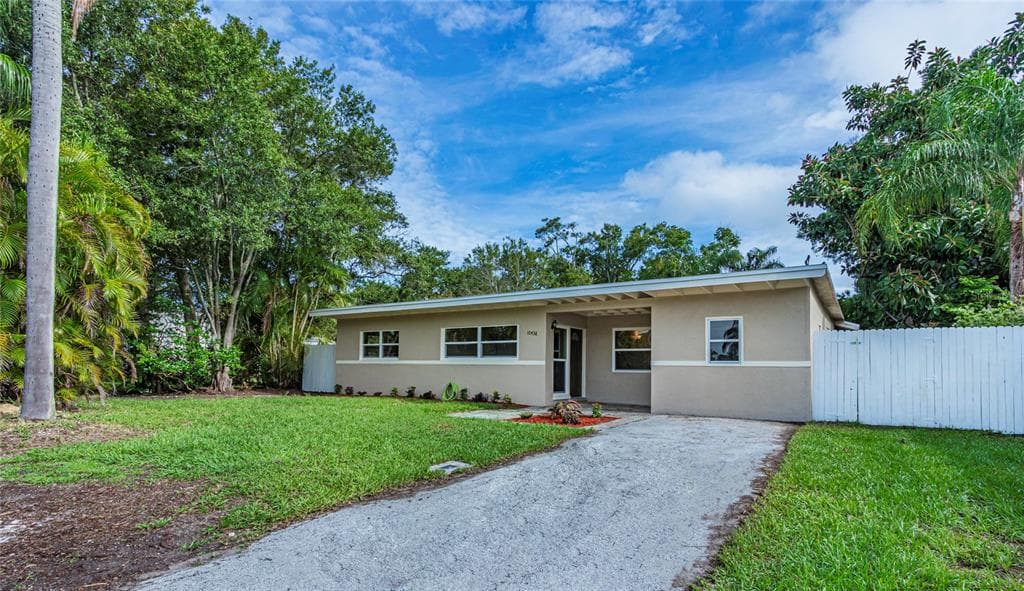 10438 65TH AVENUE SEMINOLE, FL 33772