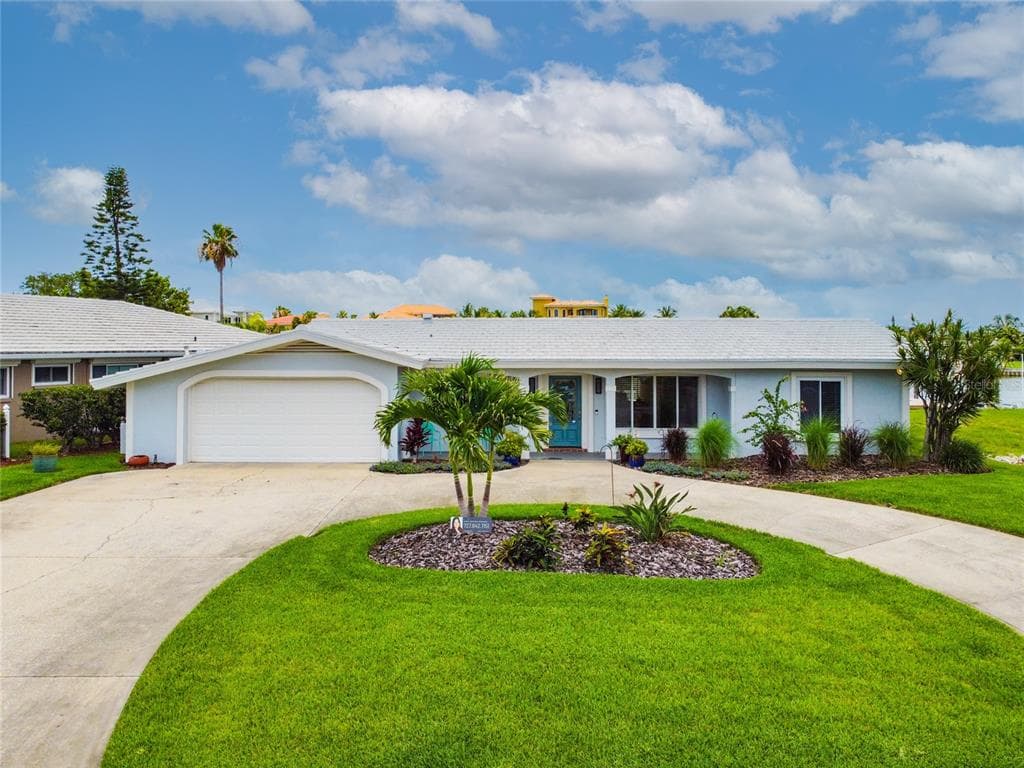421 22ND STREET BELLEAIR BEACH, FL 33786