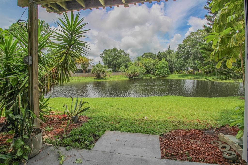 124 LOBLOLLY COURT UNIT E OLDSMAR, FL 34677
