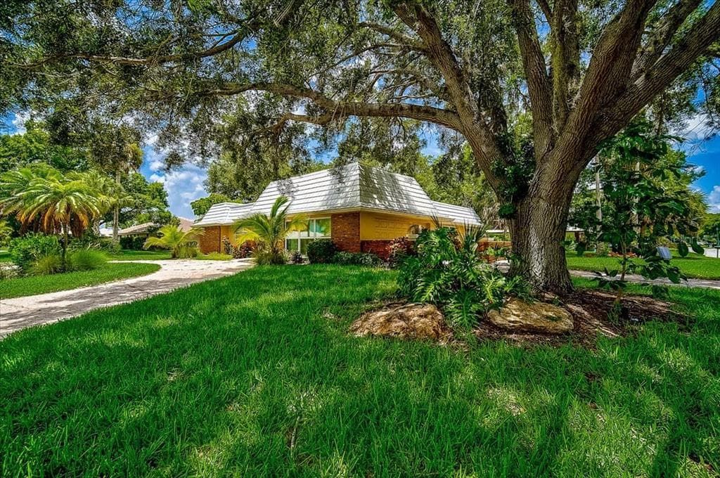 1615 SOUTHBAY DRIVE OSPREY, FL 34229