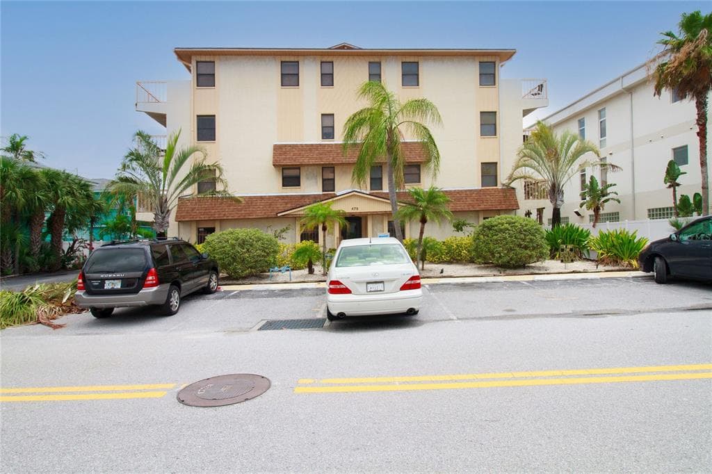 479 E SHORE DRIVE UNIT 3 CLEARWATER, FL 33767