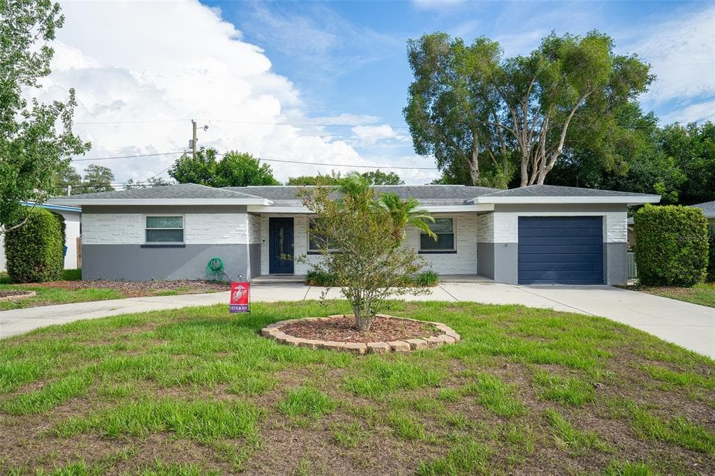 1425 SEABREEZE STREET CLEARWATER, FL 33756
