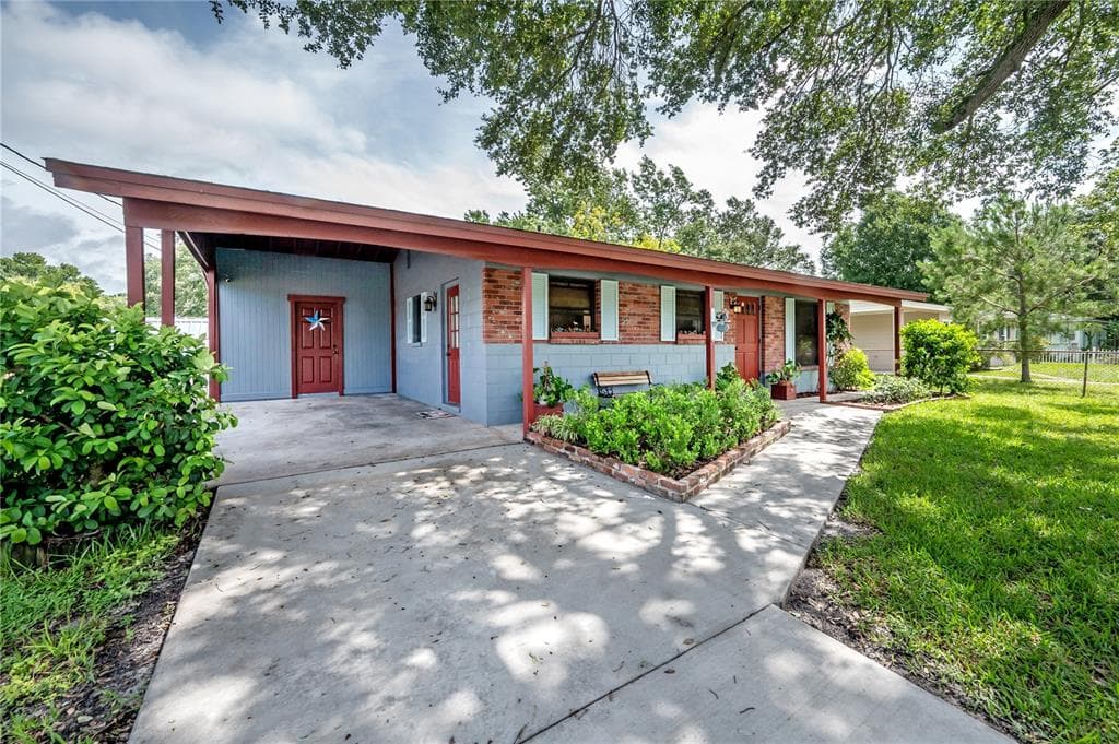 8014 TUDOR PLACE