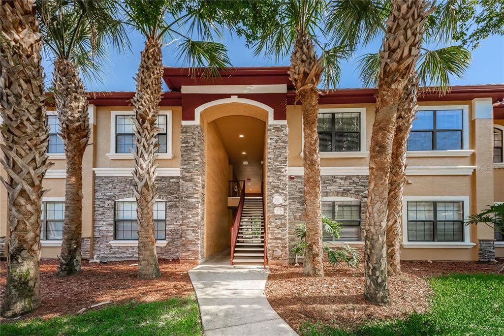 2249 PORTOFINO PLACE UNIT 2216 PALM HARBOR, FL 34683