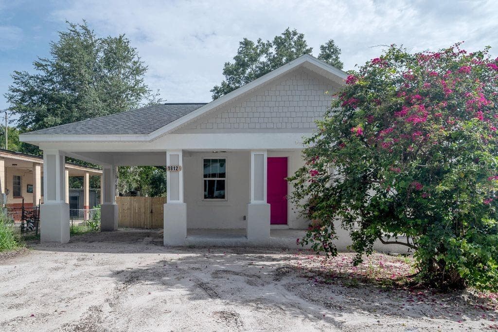 1812 E KNOLLWOOD STREET UNIT 1/2 TAMPA, FL 33610