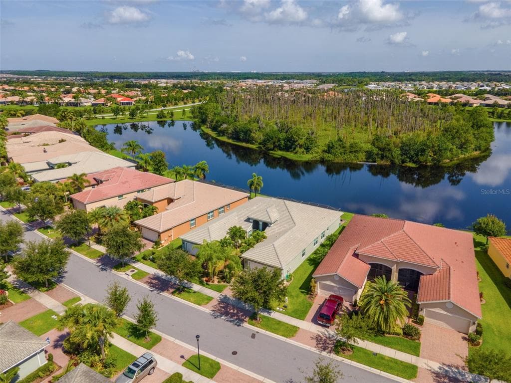 15819 AURORA LAKE  CIRCLE WIMAUMA, FL 33598