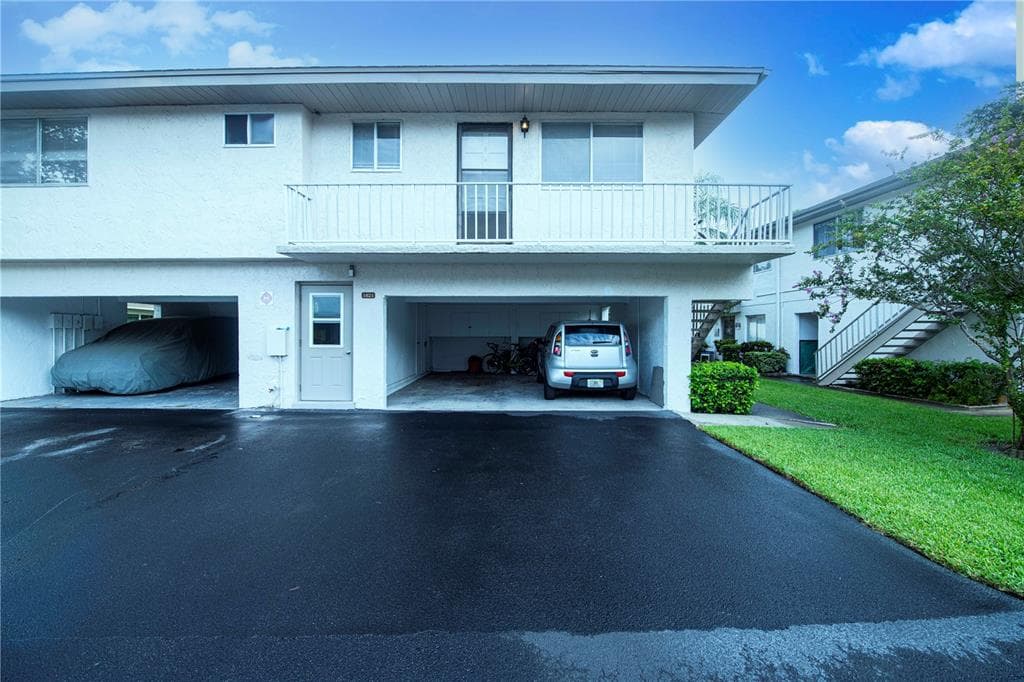 1821 BOUGH AVENUE UNIT 4 CLEARWATER, FL 33760