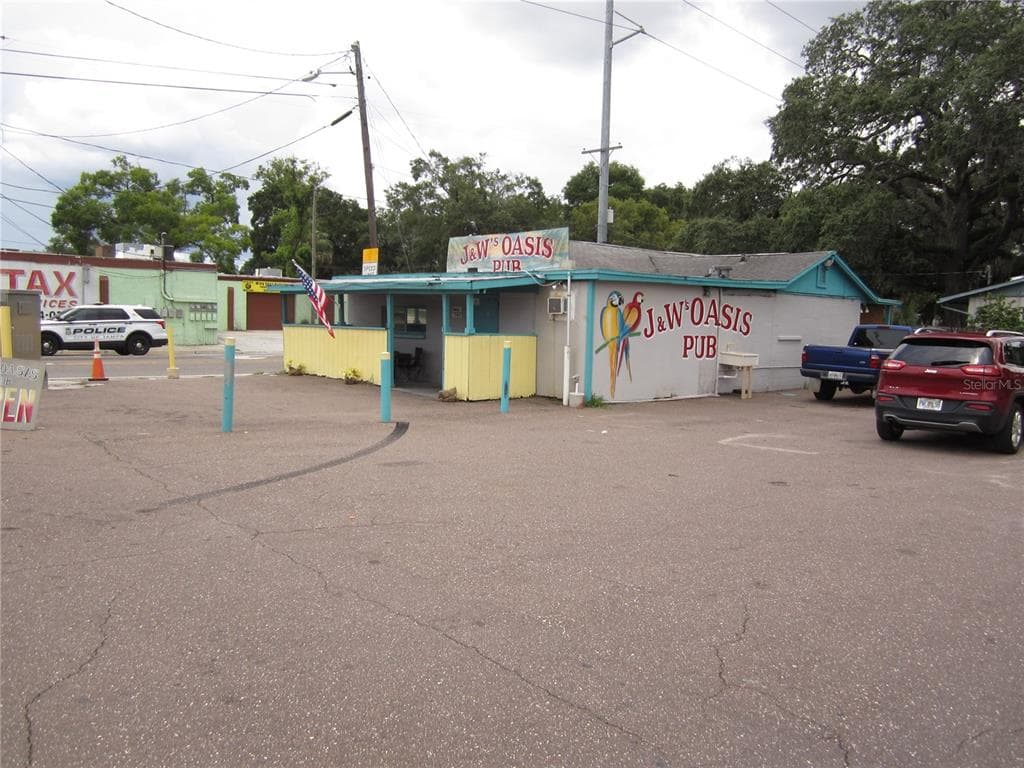 10325 N NEBRASKA AVENUE TAMPA, FL 33612