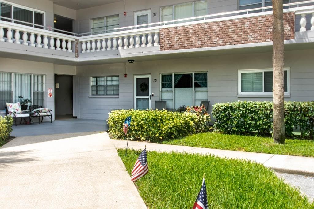 2461 RHODESIAN DRIVE UNIT 15 CLEARWATER, FL 33763