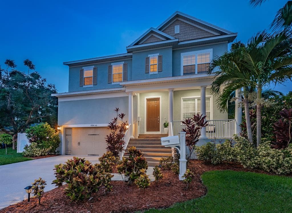 1739 1/2 BAYOU GRANDE BOULEVARD NE ST PETERSBURG, FL 33703