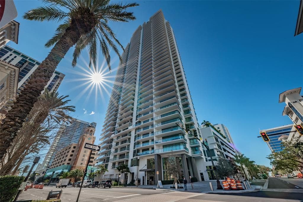 100 1ST AVENUE N UNIT 2904 ST PETERSBURG, FL 33701