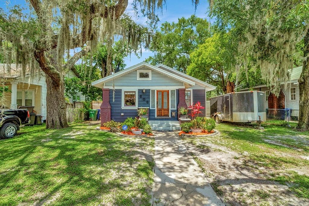 606 E LAMBRIGHT STREET TAMPA, FL 33604