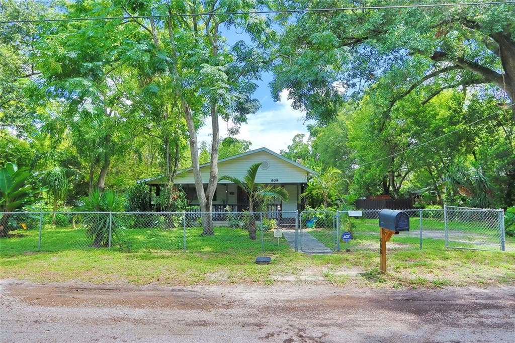 808 E WILDER AVENUE TAMPA, FL 33603