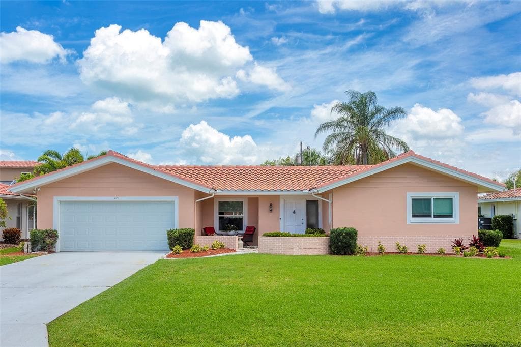 115 15TH STREET BELLEAIR BEACH, FL 33786