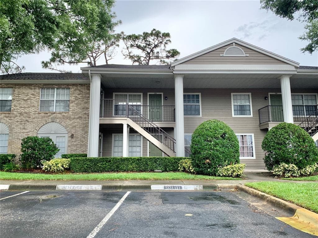 100 RESERVE CIRCLE UNIT 204 OVIEDO, FL 32765