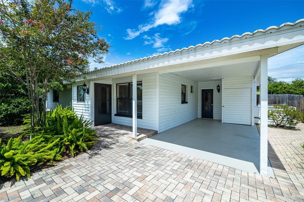 7749 RIDGE ROAD SEMINOLE, FL 33772