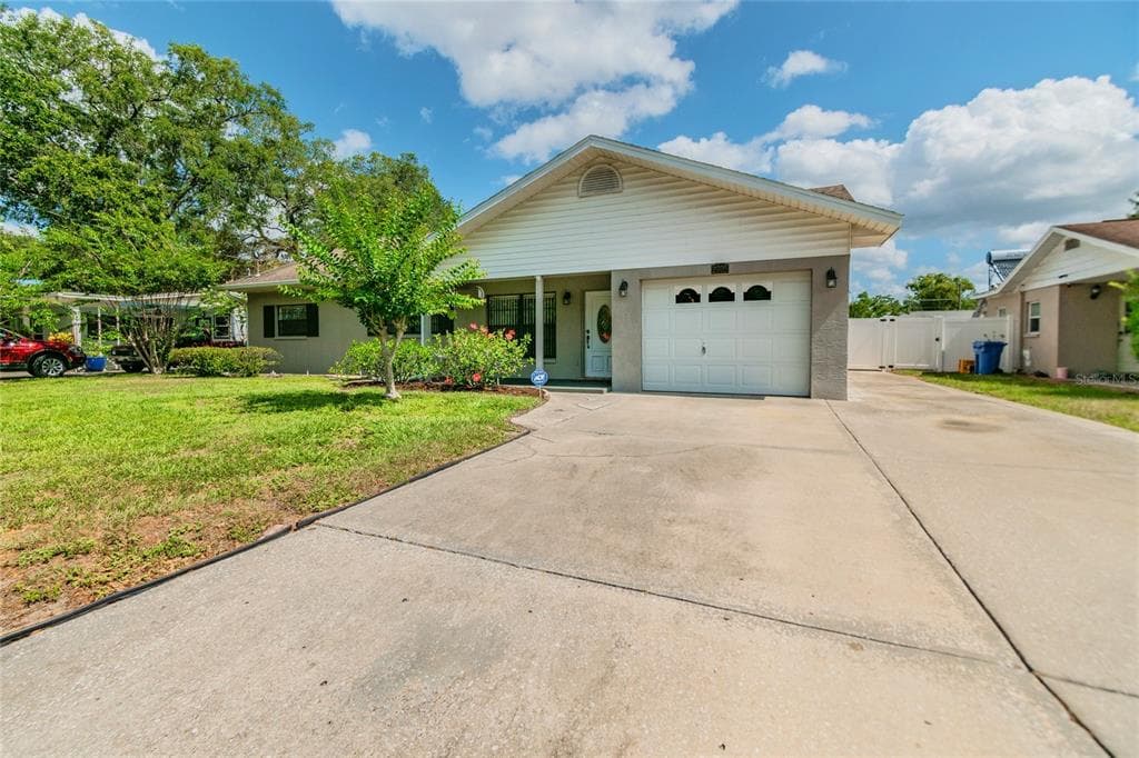 2905 W NORTH STREET TAMPA, FL 33614