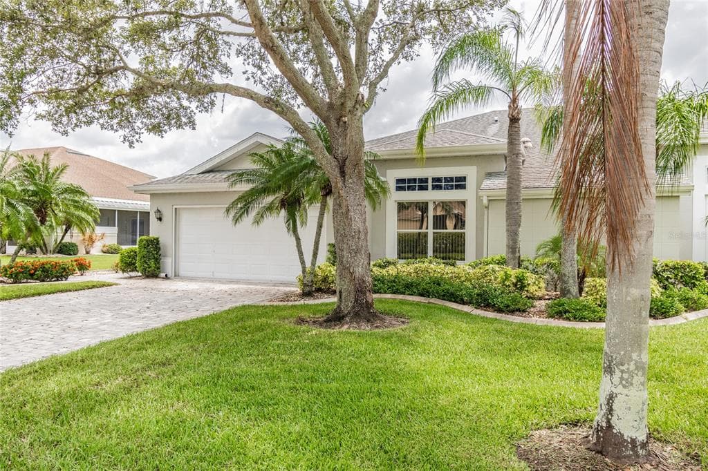 1702 NANTUCKET DRIVE UNIT 137 SUN CITY CENTER, FL 33573