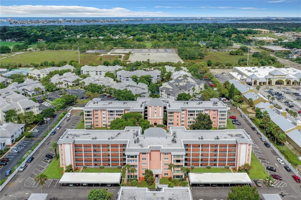6800 20TH AVENUE N UNIT 103 ST PETERSBURG, FL 33710
