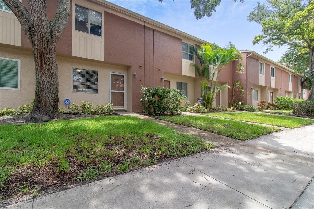 126 114TH TERRACE NE ST PETERSBURG, FL 33716