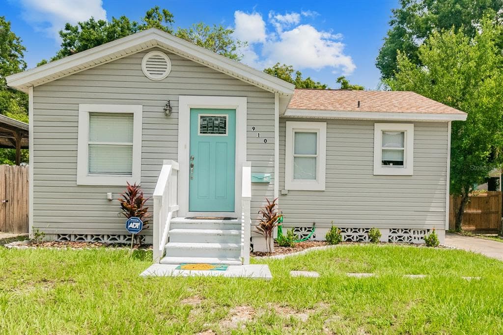 910 E ROBSON STREET TAMPA, FL 33604