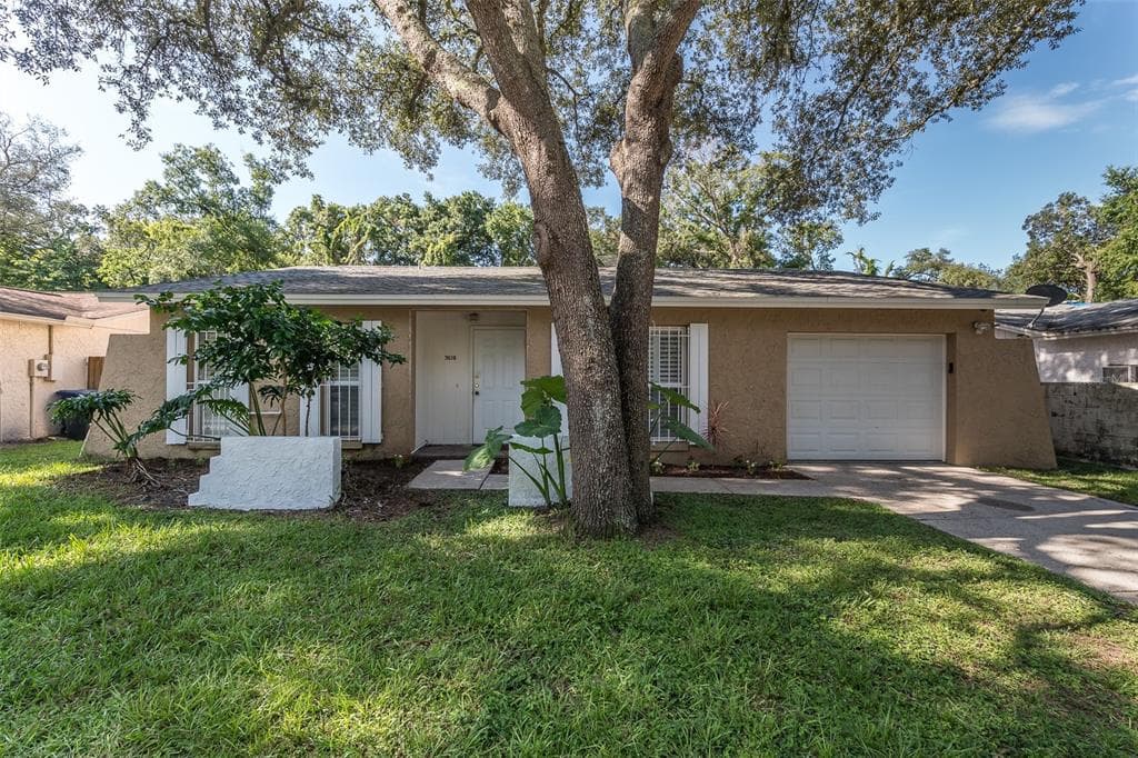9618 HIDDEN OAKS CIRCLE TAMPA, FL 33612