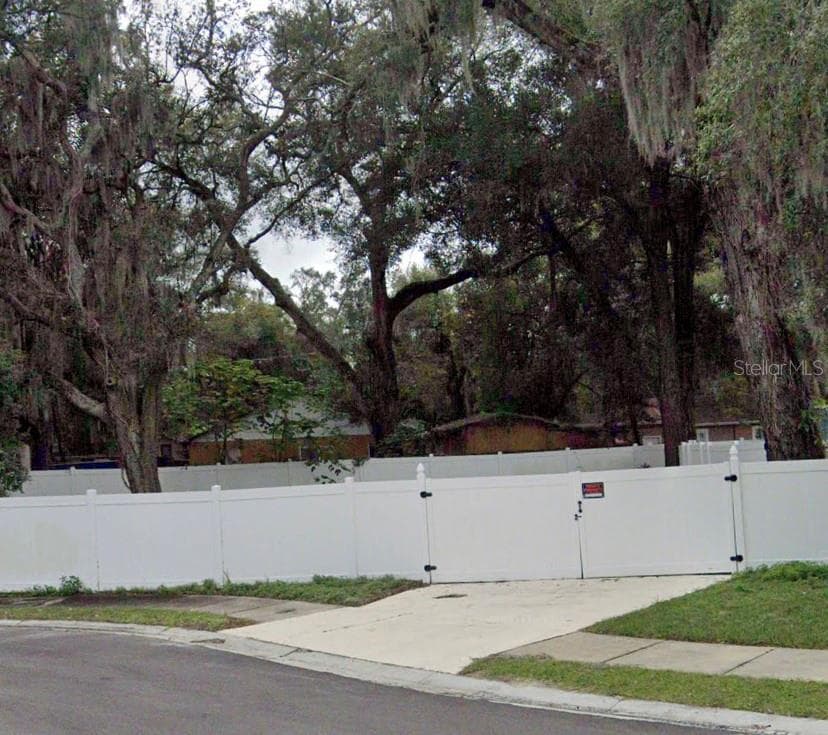 1911 E MCBERRY STREET TAMPA, FL 33610