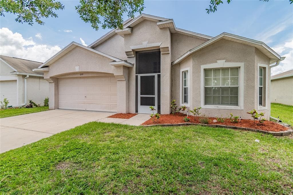 7337 CUTWATER LANE WESLEY CHAPEL, FL 33545