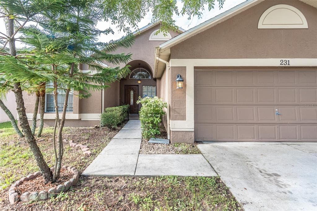 231 CHARDONNAY PLACE VALRICO, FL 33594