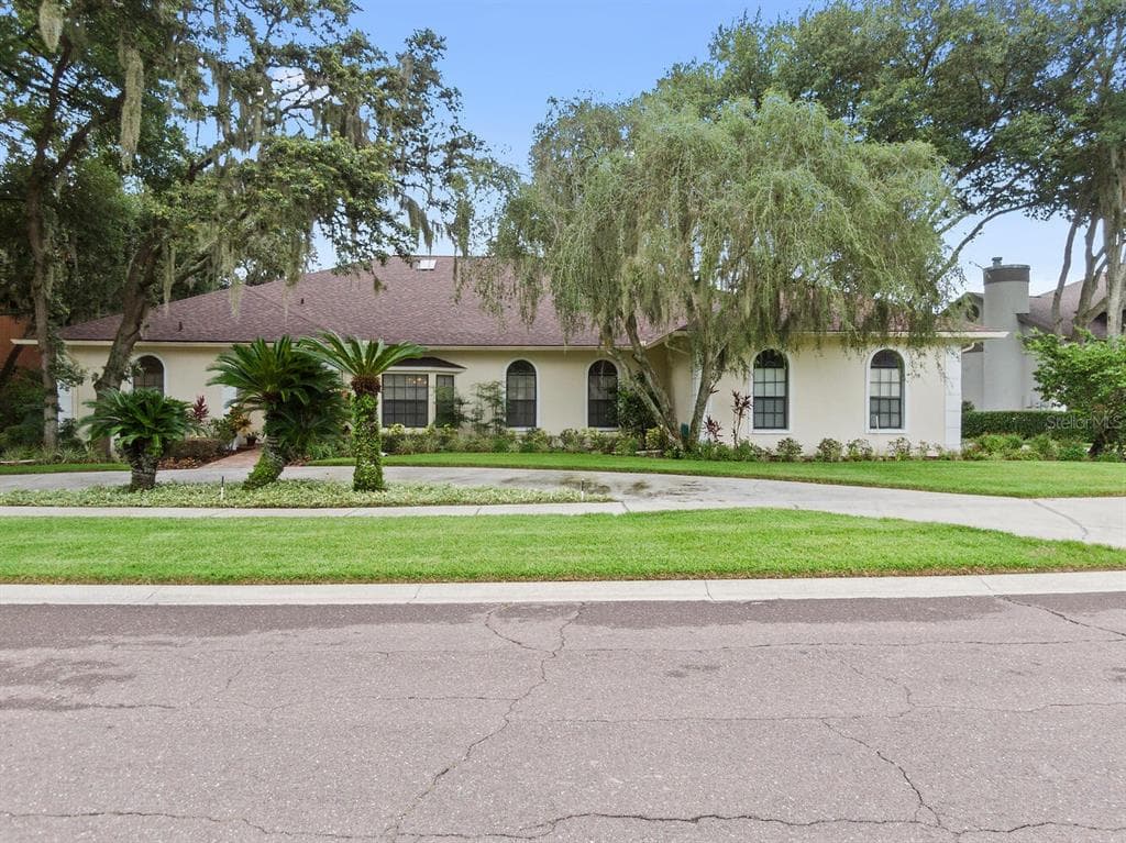 1423 HOLLEMAN DRIVE VALRICO, FL 33596