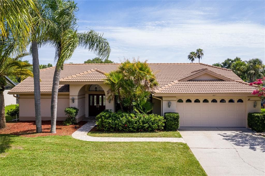 607 WATERFORD CIRCLE E TARPON SPRINGS, FL 34688