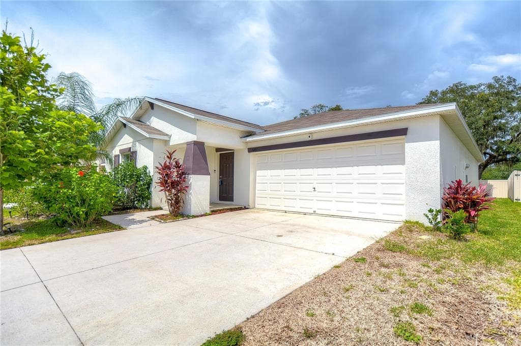 10262 STRAWBERRY TETRA DRIVE RIVERVIEW, FL 33578