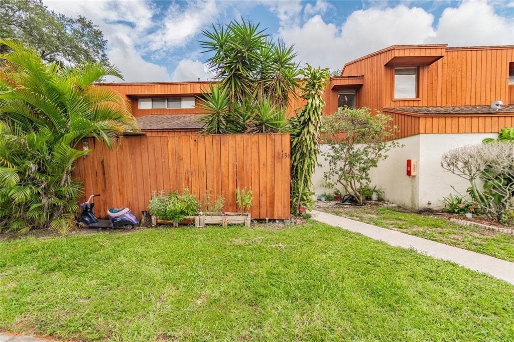 2074 SUNSET POINT ROAD UNIT 136 CLEARWATER, FL 33765