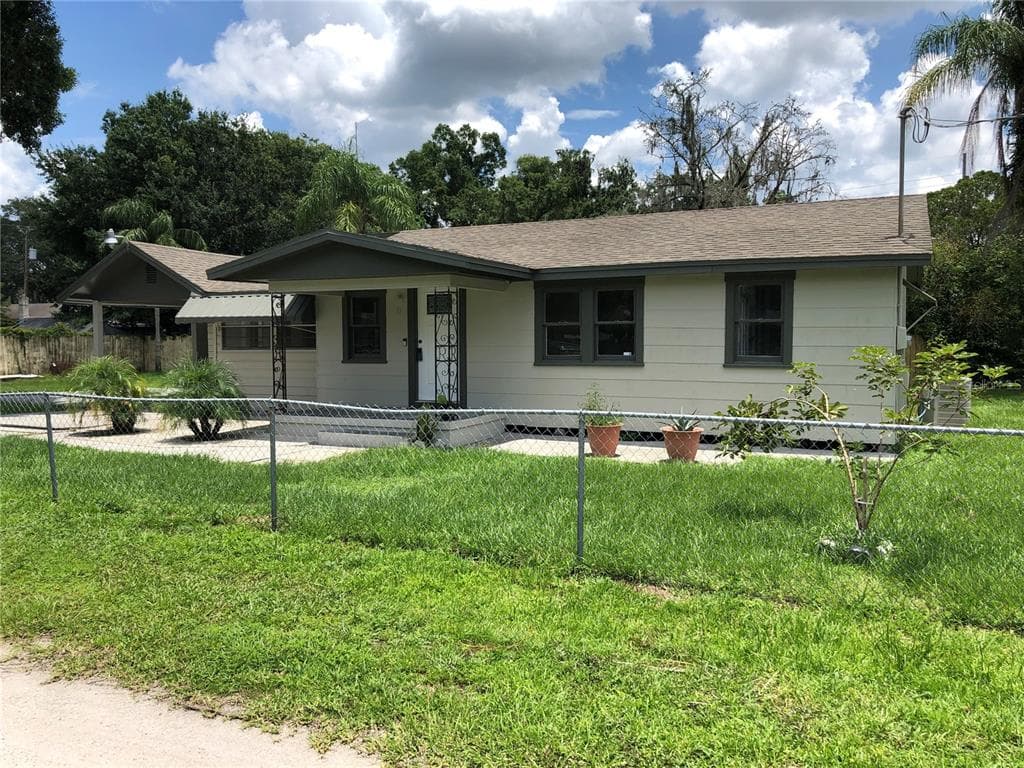 18 JOHN MARTIN STREET PLANT CITY, FL 33563