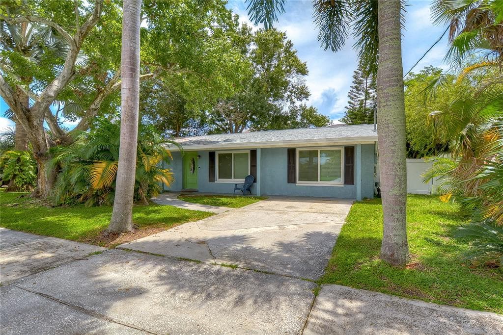 4012 W LAND AVENUE TAMPA, FL 33616