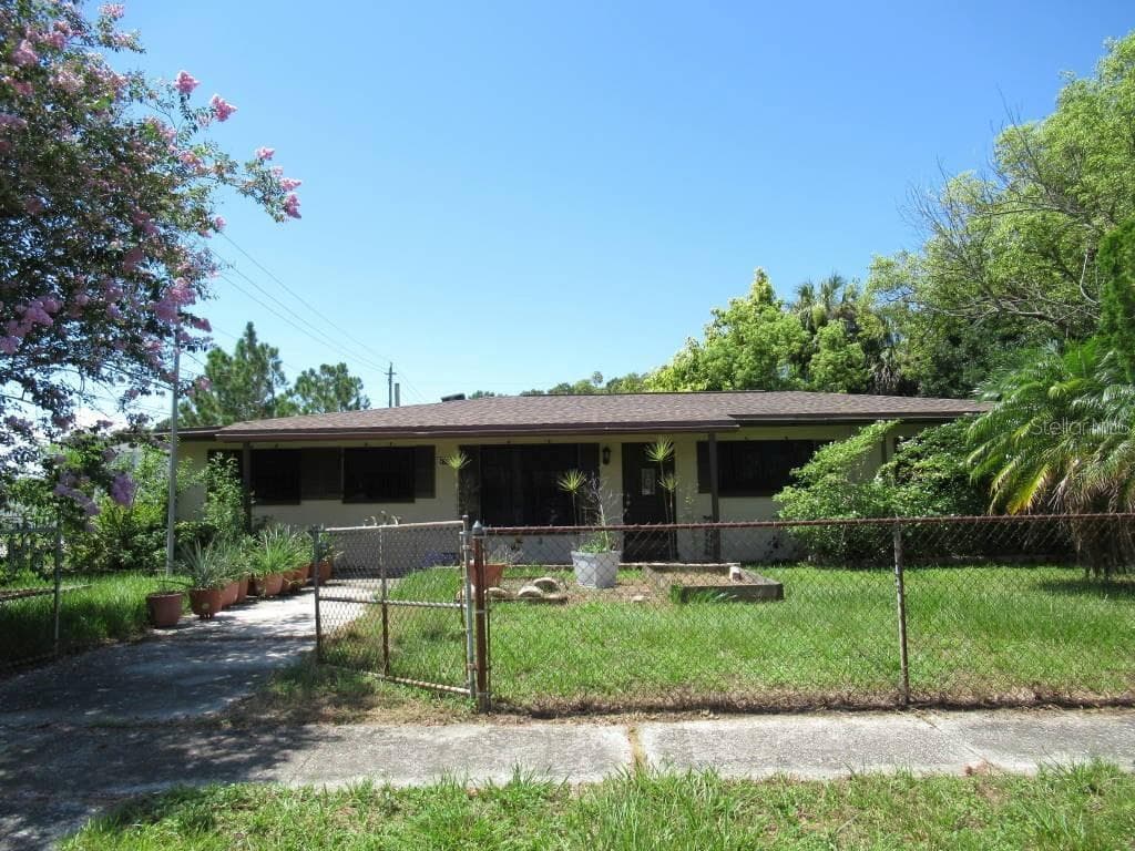 4702 W BAY AVENUE TAMPA, FL 33616