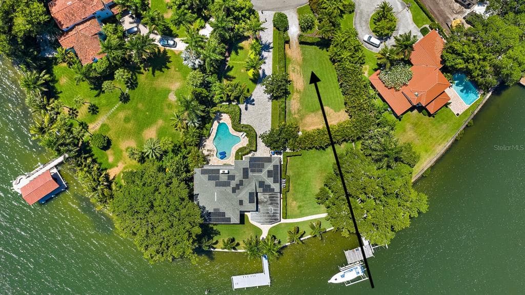 701 BRIGHTWATERS BOULEVARD NE ST PETERSBURG, FL 33704