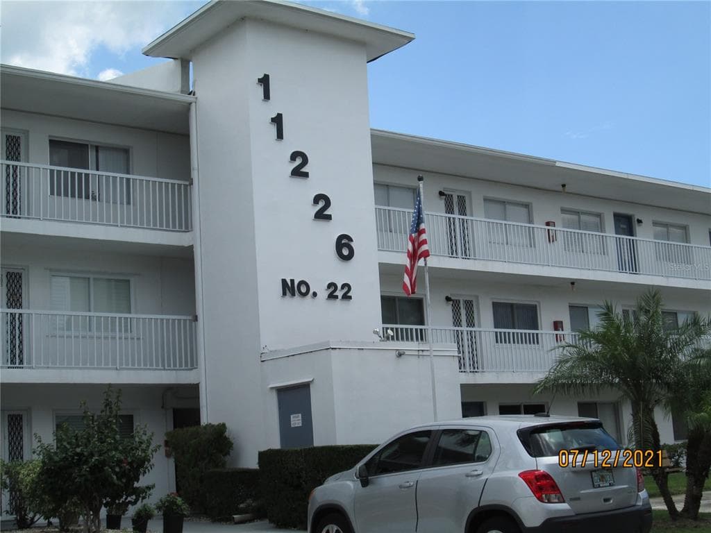 11226 82ND AVENUE UNIT 207 SEMINOLE, FL 33772
