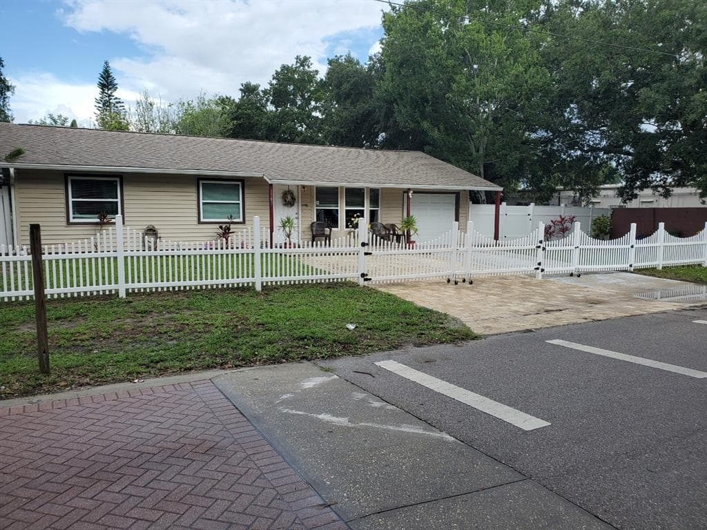 1583 TARPON AVENUE SARASOTA, FL 34237