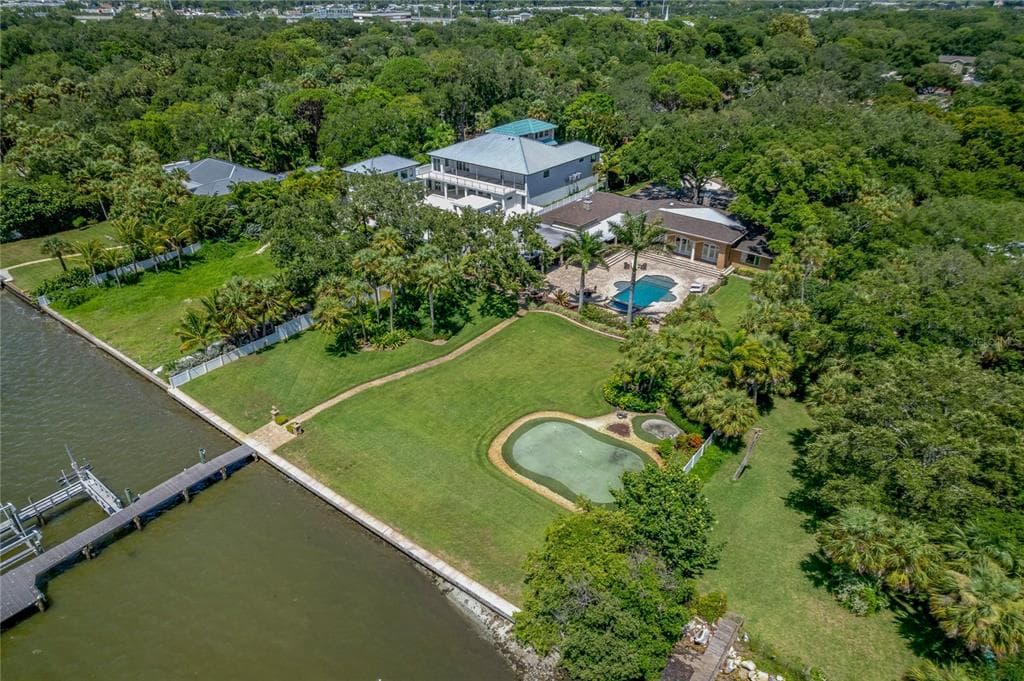 8334 37TH AVENUE N ST PETERSBURG, FL 33710