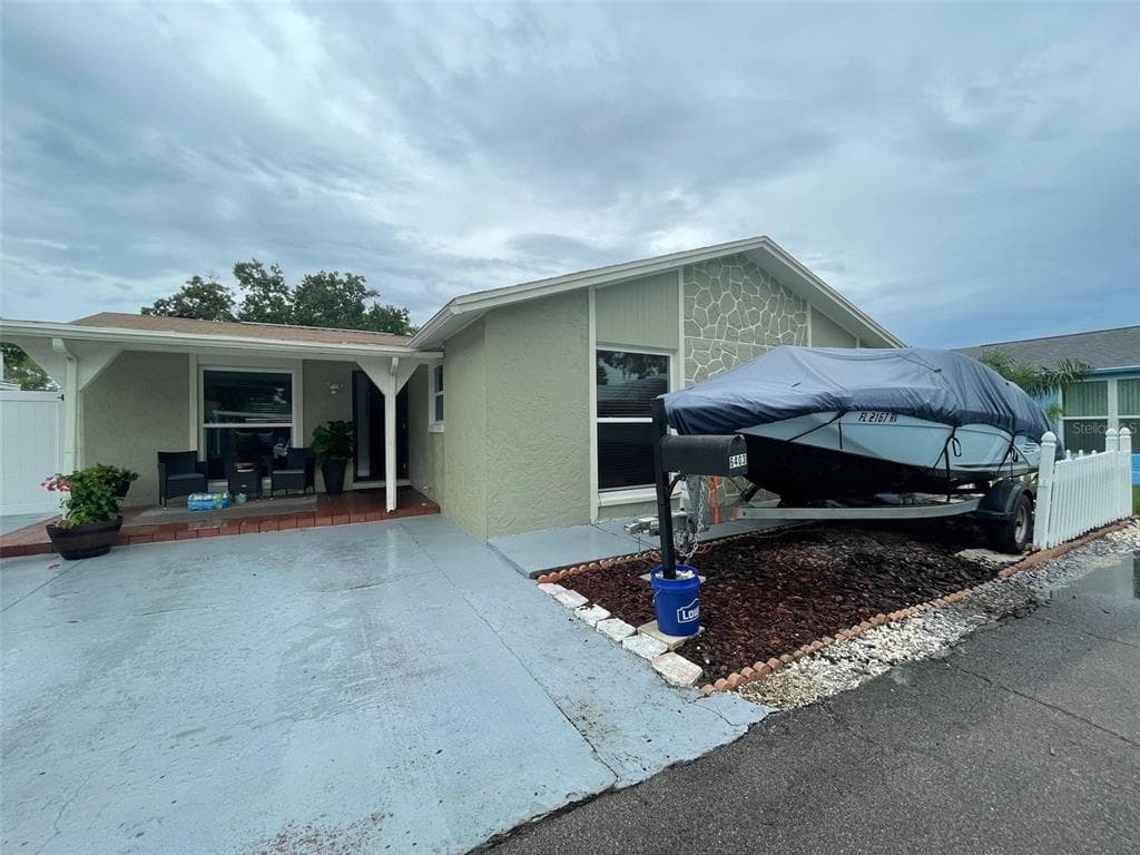 6403 VINEYARD COURT TAMPA, FL 33634
