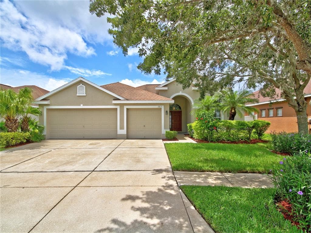 1813 MIRA LAGO CIRCLE RUSKIN, FL 33570