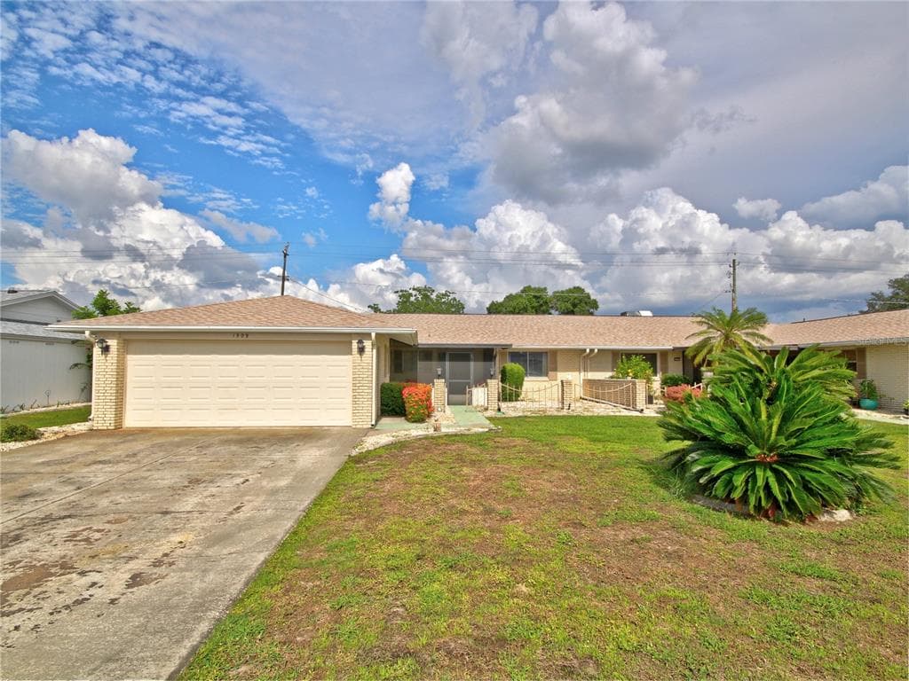 1509 N PEBBLE BEACH BOULEVARD SUN CITY CENTER, FL 33573